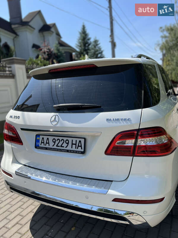 Позашляховик / Кросовер Mercedes-Benz M-Class 2012 в Рівному