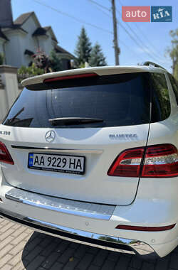 Внедорожник / Кроссовер Mercedes-Benz M-Class 2012 в 