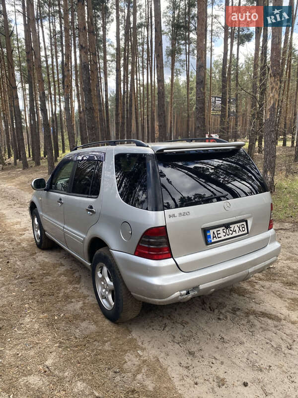 Внедорожник / Кроссовер Mercedes-Benz M-Class 1999 в Киеве