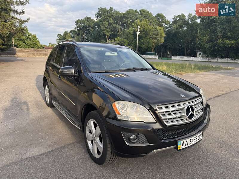 Позашляховик / Кросовер Mercedes-Benz M-Class 2011 в Києві
