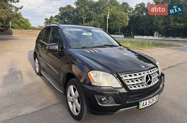 Внедорожник / Кроссовер Mercedes-Benz M-Class 2011 в 