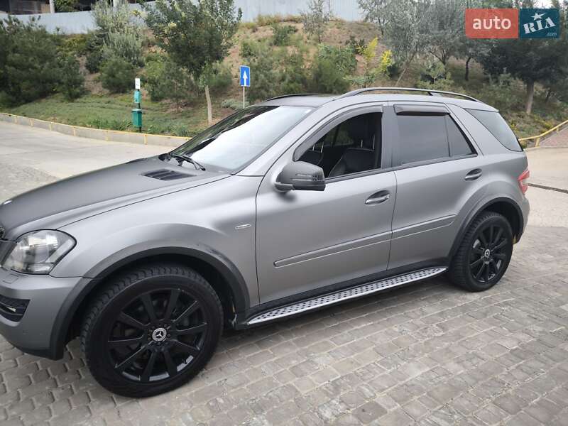 Позашляховик / Кросовер Mercedes-Benz M-Class 2010 в Одесі