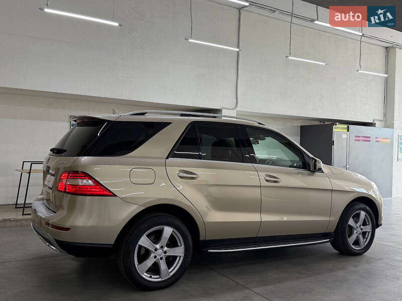 Внедорожник / Кроссовер Mercedes-Benz M-Class 2013 в Киеве