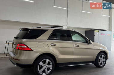 Внедорожник / Кроссовер Mercedes-Benz M-Class 2013 в 