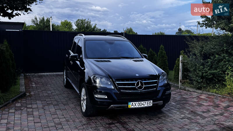 Позашляховик / Кросовер Mercedes-Benz M-Class 2011 в Києві