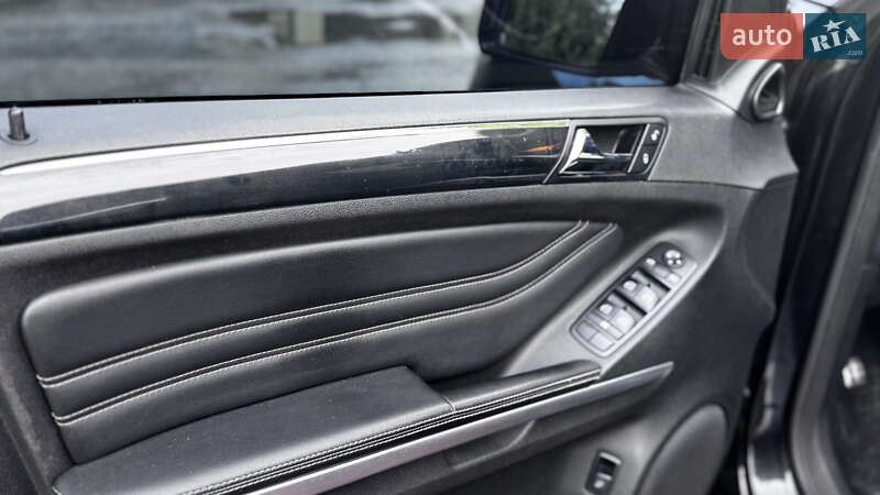 Позашляховик / Кросовер Mercedes-Benz M-Class 2011 в Києві