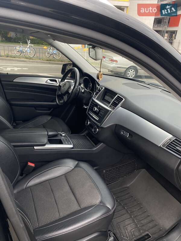 Позашляховик / Кросовер Mercedes-Benz M-Class 2013 в Києві