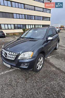 Внедорожник / Кроссовер Mercedes-Benz M-Class 2010 в Киеве