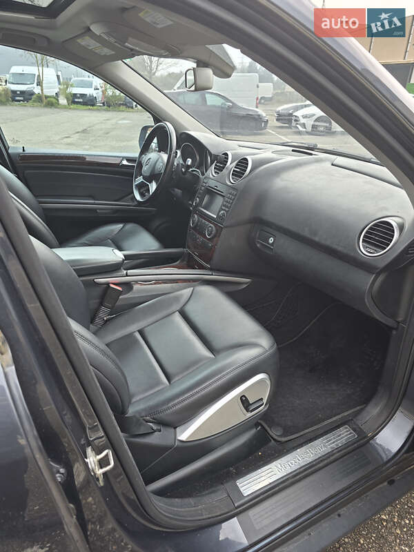 Внедорожник / Кроссовер Mercedes-Benz M-Class 2010 в Киеве