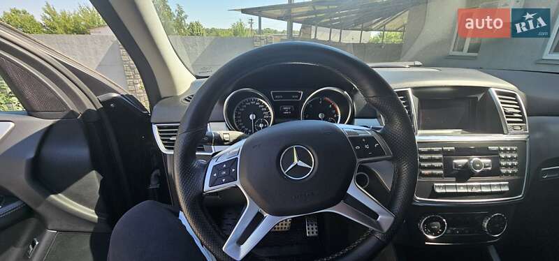 Внедорожник / Кроссовер Mercedes-Benz M-Class 2013 в Полтаве