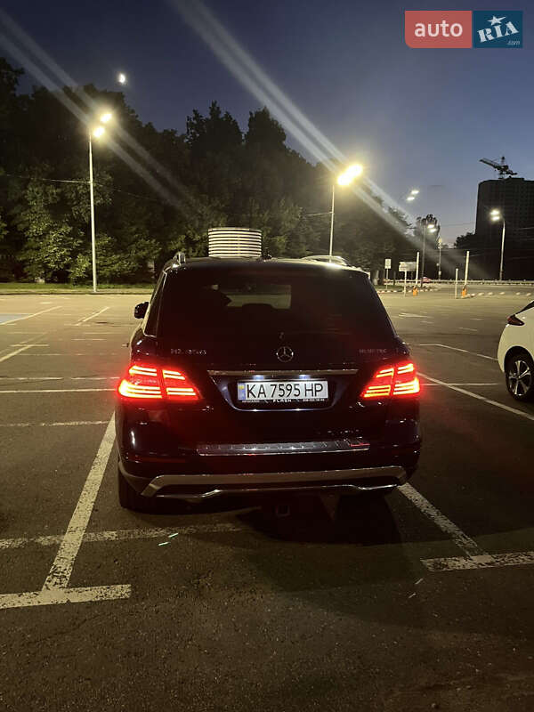 Позашляховик / Кросовер Mercedes-Benz M-Class 2014 в 