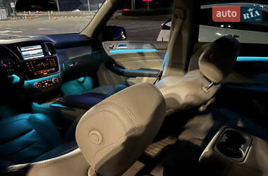 Позашляховик / Кросовер Mercedes-Benz M-Class 2014 в 