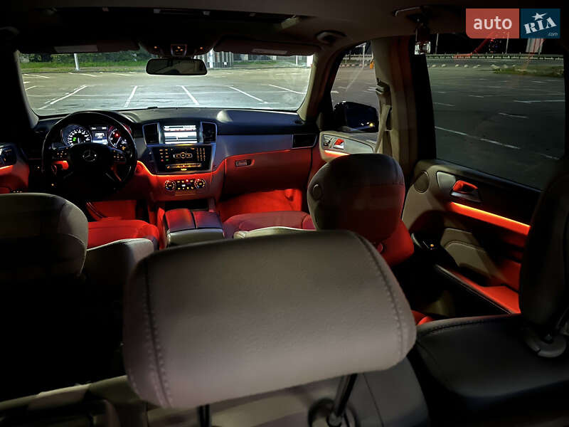 Внедорожник / Кроссовер Mercedes-Benz M-Class 2014 в Киеве