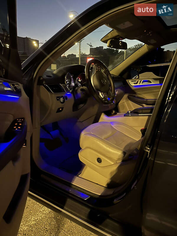 Внедорожник / Кроссовер Mercedes-Benz M-Class 2014 в Киеве
