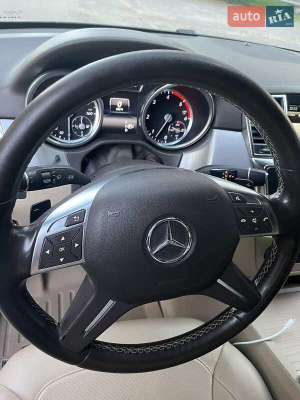 Внедорожник / Кроссовер Mercedes-Benz M-Class 2014 в Киеве