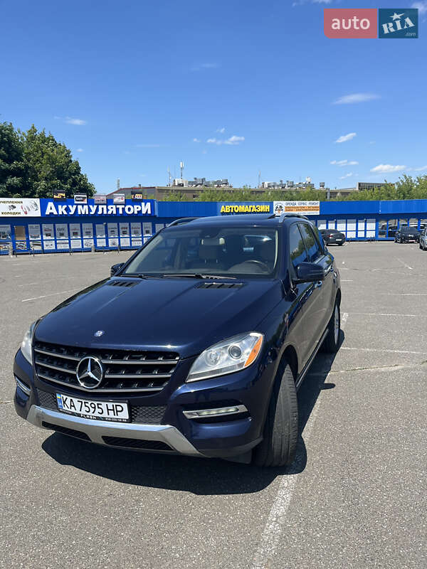 Внедорожник / Кроссовер Mercedes-Benz M-Class 2014 в Киеве