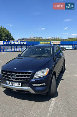 Позашляховик / Кросовер Mercedes-Benz M-Class 2014 в 
