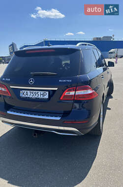 Позашляховик / Кросовер Mercedes-Benz M-Class 2014 в 