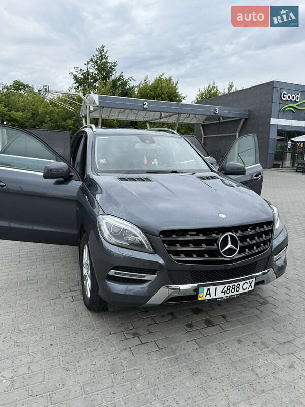 Позашляховик / Кросовер Mercedes-Benz M-Class 2012 в Києві
