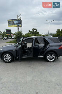 Позашляховик / Кросовер Mercedes-Benz M-Class 2012 в 