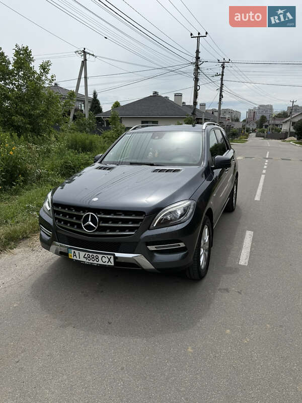 Позашляховик / Кросовер Mercedes-Benz M-Class 2012 в Києві