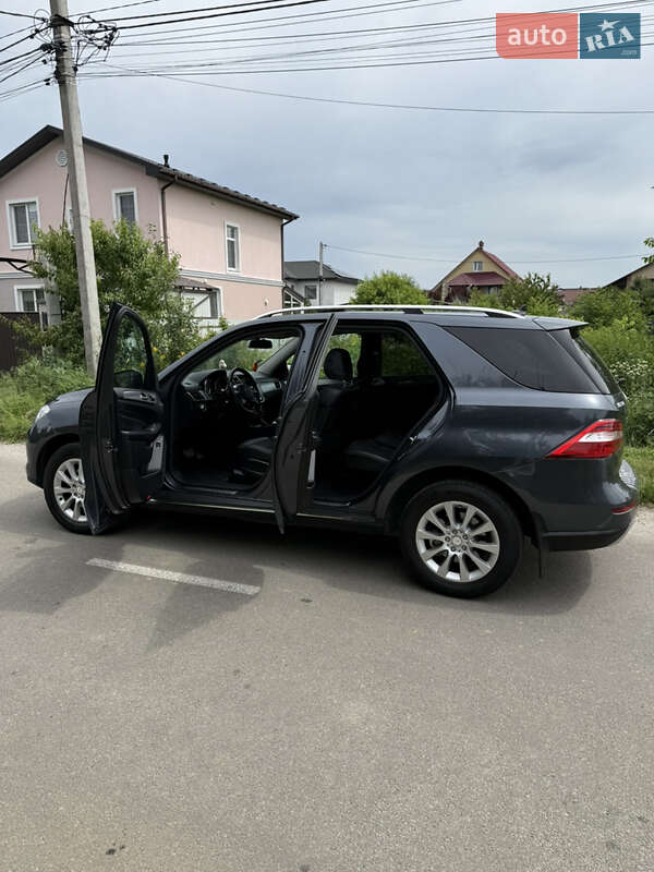 Позашляховик / Кросовер Mercedes-Benz M-Class 2012 в Києві