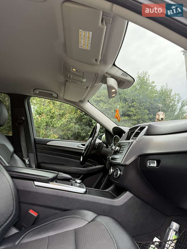 Позашляховик / Кросовер Mercedes-Benz M-Class 2012 в Києві