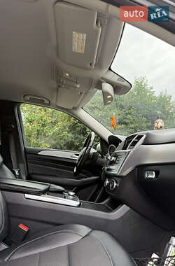 Позашляховик / Кросовер Mercedes-Benz M-Class 2012 в 