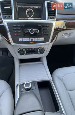 Позашляховик / Кросовер Mercedes-Benz M-Class 2013 в 