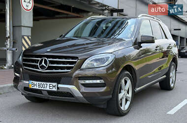 Позашляховик / Кросовер Mercedes-Benz M-Class 2013 в 