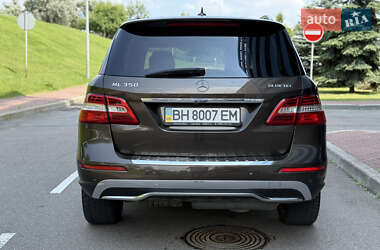 Позашляховик / Кросовер Mercedes-Benz M-Class 2013 в 