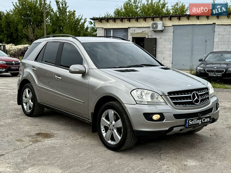 Внедорожник / Кроссовер Mercedes-Benz M-Class 2005 в Ровно