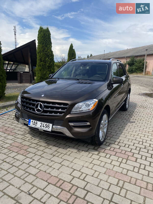 Позашляховик / Кросовер Mercedes-Benz M-Class 2013 в 