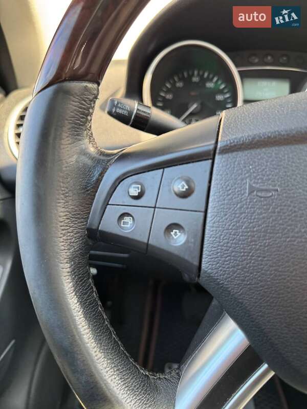 Позашляховик / Кросовер Mercedes-Benz M-Class 2006 в Києві