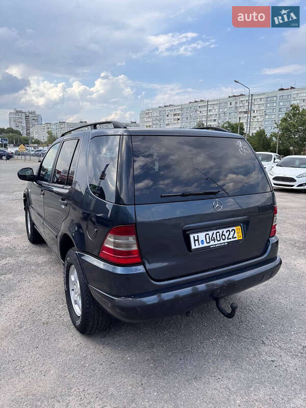 Позашляховик / Кросовер Mercedes-Benz M-Class 2000 в Запоріжжі