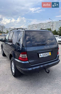 Внедорожник / Кроссовер Mercedes-Benz M-Class 2000 в 