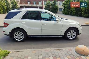Внедорожник / Кроссовер Mercedes-Benz M-Class 2010 в 