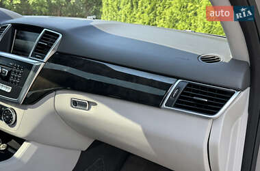 Внедорожник / Кроссовер Mercedes-Benz M-Class 2014 в 
