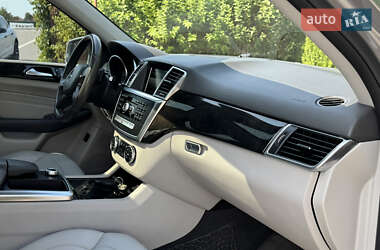 Внедорожник / Кроссовер Mercedes-Benz M-Class 2014 в 
