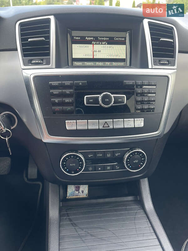 Позашляховик / Кросовер Mercedes-Benz M-Class 2014 в Новояворівську