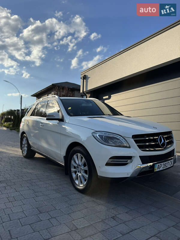 Позашляховик / Кросовер Mercedes-Benz M-Class 2013 в 