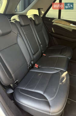 Позашляховик / Кросовер Mercedes-Benz M-Class 2013 в 