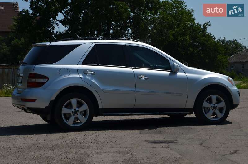 Позашляховик / Кросовер Mercedes-Benz M-Class 2008 в Павлограді