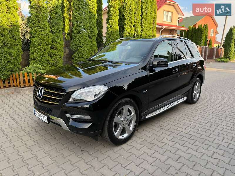 Позашляховик / Кросовер Mercedes-Benz M-Class 2012 в Хмельницькому