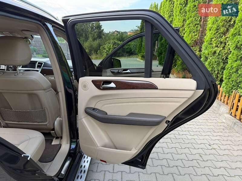 Позашляховик / Кросовер Mercedes-Benz M-Class 2012 в Хмельницькому