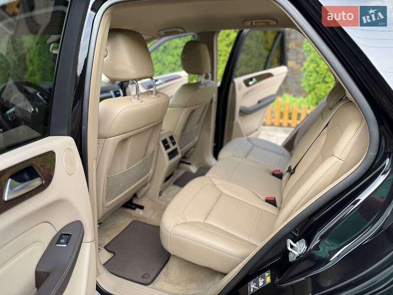 Позашляховик / Кросовер Mercedes-Benz M-Class 2012 в Хмельницькому