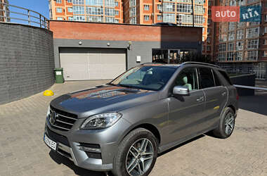 Внедорожник / Кроссовер Mercedes-Benz M-Class 2012 в Черновцах