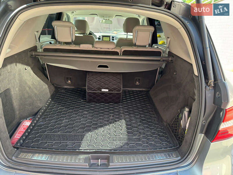 Позашляховик / Кросовер Mercedes-Benz M-Class 2012 в Чернівцях