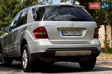 Позашляховик / Кросовер Mercedes-Benz M-Class 2005 в 