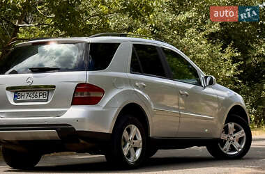 Позашляховик / Кросовер Mercedes-Benz M-Class 2005 в 